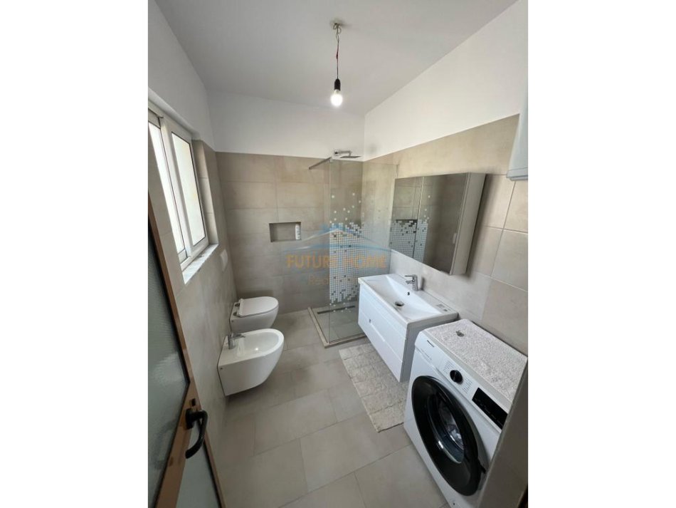 Tirane, jepet me qera apartament 1+1 Kati 7, 60 m² 550 € (Rruga e Kavajes)