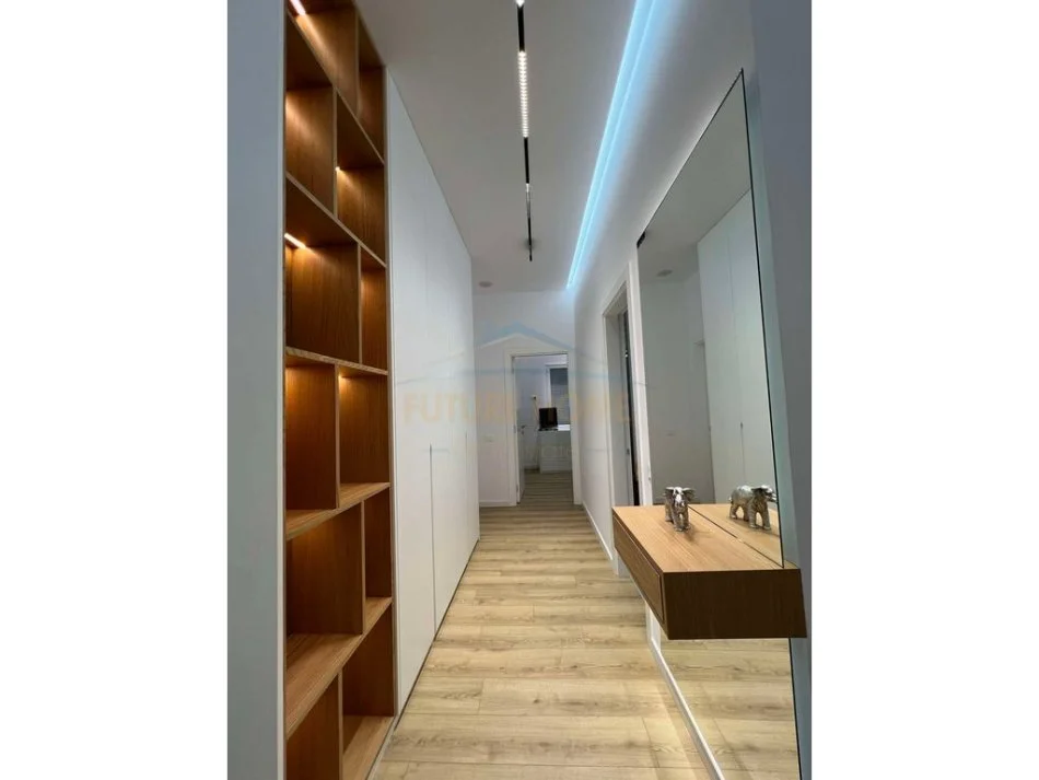 Tirane, jap me qera apartament 2+1 Kati 5, 110 m² 800 € (Kopshti Botanik)