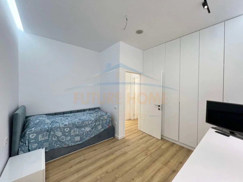 Tirane, jepet me qera apartament 2+1 Kati 5, 110 m² 800 € (kopshti botanik)