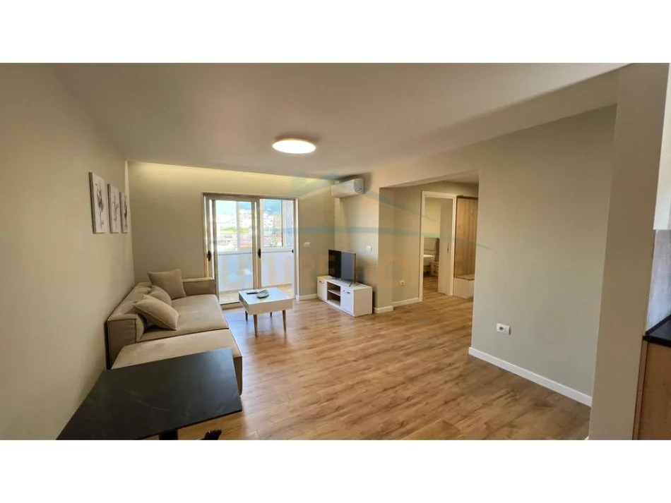 Tirane, jepet me qera apartament 1+1 Kati 4, 71 m² 600 € (Hoxha Tasim)