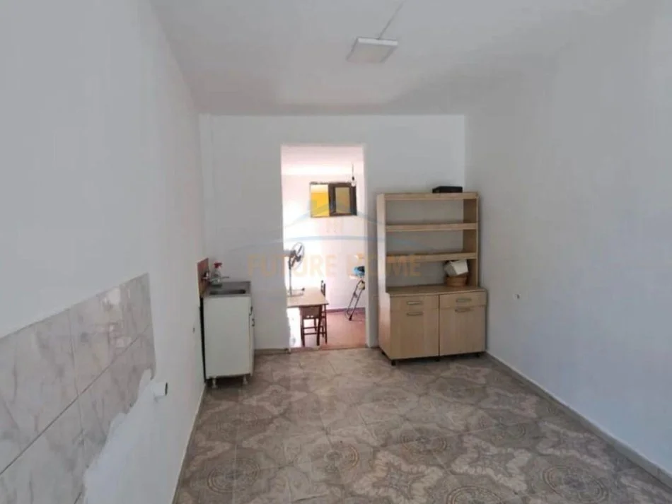 Kavaje, shitet shtepi 1 Katshe , 188 m² 80.000 € (Shetitorja Josif Budo)