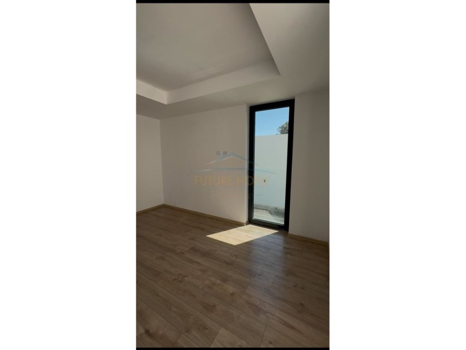 Durres, shitet Vile 4+1 , 617 m² 980.000 € (GJIRI I LALEZIT)