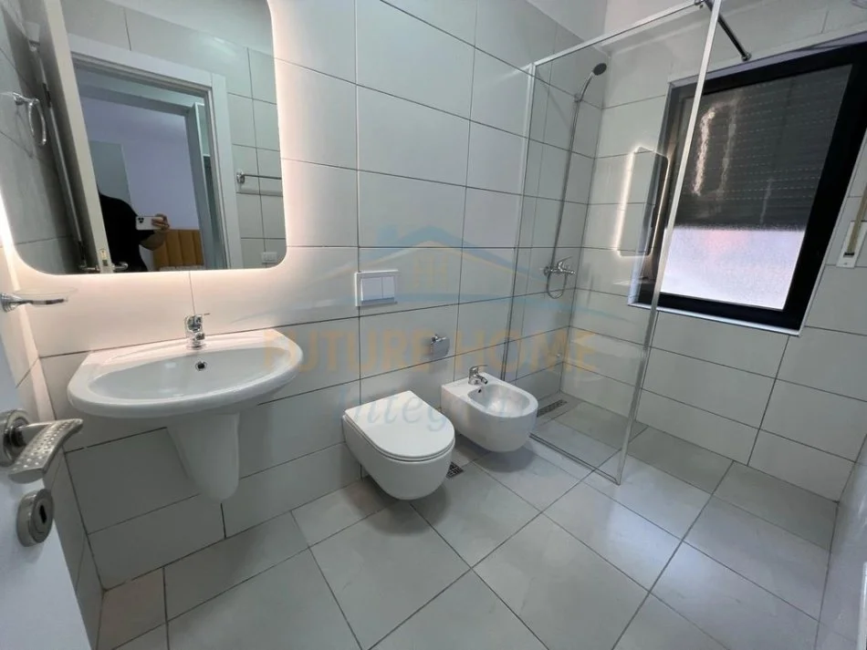 Tirane, jap me qera apartament 2+1 Kati 2, 100 m² 800 € (Kodra e Diellit 1)