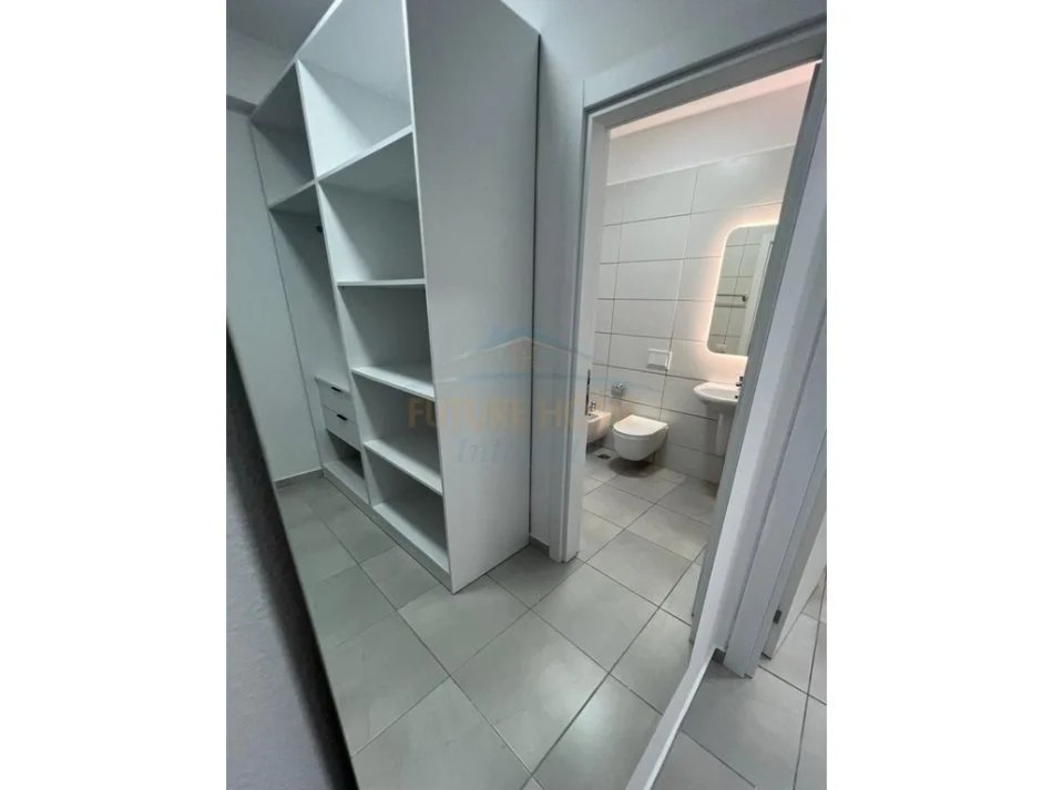 Tirane, jepet me qera apartament 2+1+Ballkon Kati 2, 100 m² 800 € (Rezidenca Kodra e Diellit 1)