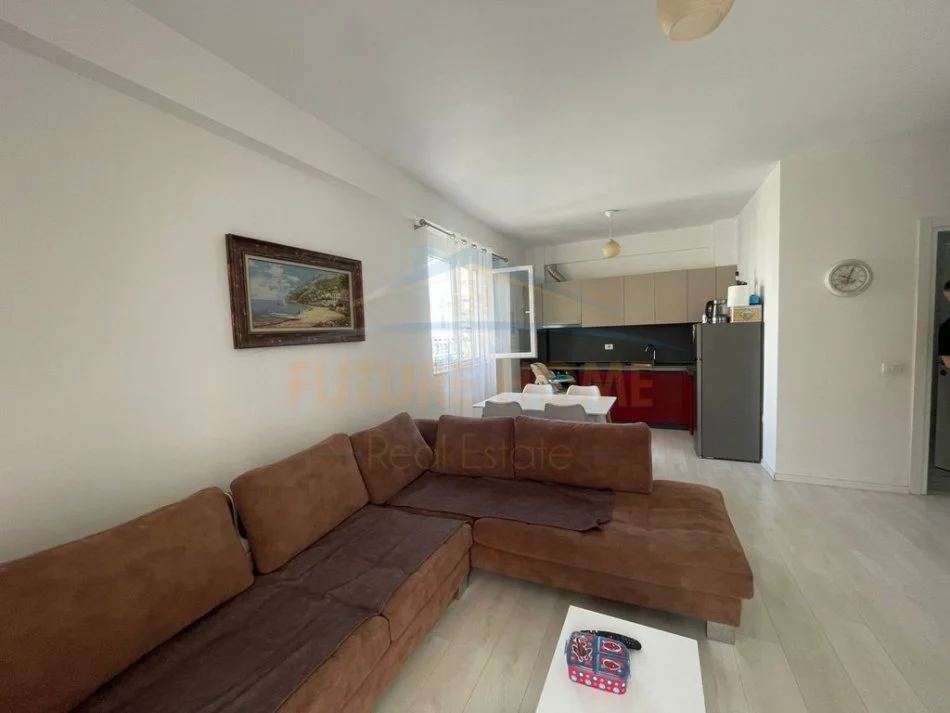 Tirane, jepet me qera apartament 2+1 Kati 2, 102 m² 600 € (Liqeni i Thate,)