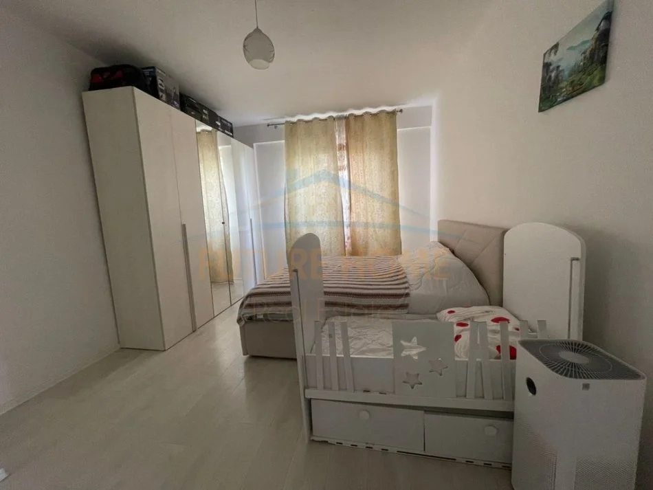 Shqiperi, jepet me qera apartament 2+1 Kati 2, 102 m² 600 € (Liqeni i Thate)