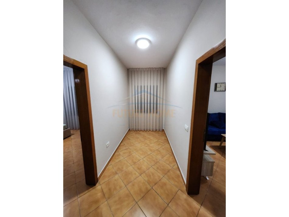 Tirane, jepet me qera apartament 2+1 Kati 2, 105 m² 600 € (Rruga e Kavajes)