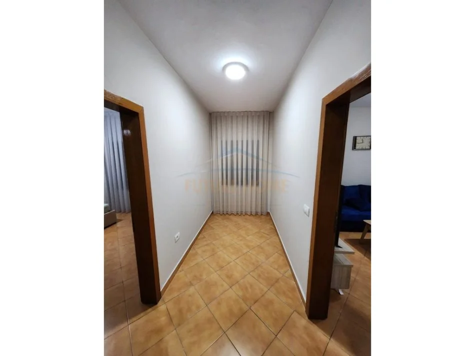 Tirane, jap me qera apartament 2+1 Kati 2, 105 m² 600 € (Rruga e Kavajes)