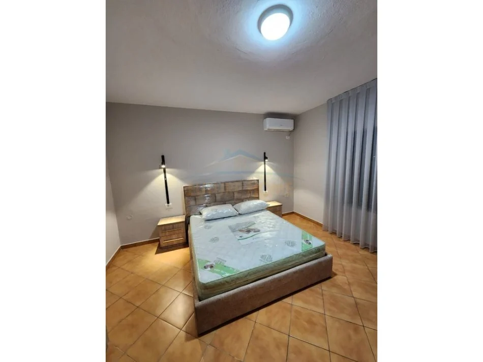 Tirane, jap me qera apartament 2+1 Kati 2, 105 m² 600 € (Rruga e Kavajes)