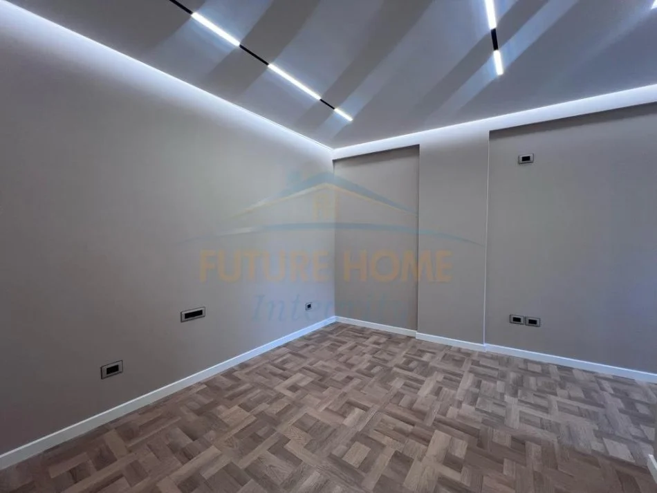 Tirane, jepet me qera zyre Kati 7, 120 m² 1.800 € (Ambasador 3)
