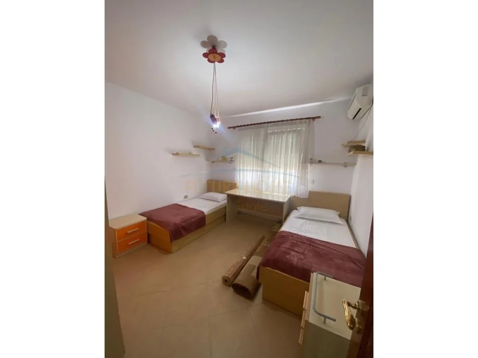 Tirane, jepet me qera apartament 2+1 Kati 8, 84 m² 650 € (Sheshi Willson)