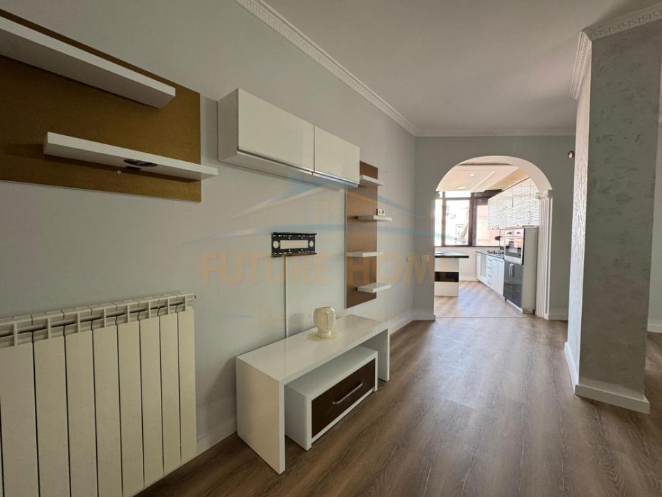 Durres, shitet apartament 2+1+Aneks+Ballkon Kati 6, 150 m² 158.000 € (Prane kazazit)