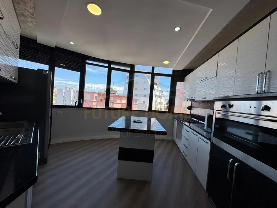 Durres, shitet apartament 2+1 Kati 6, 150 m² 155.000 €