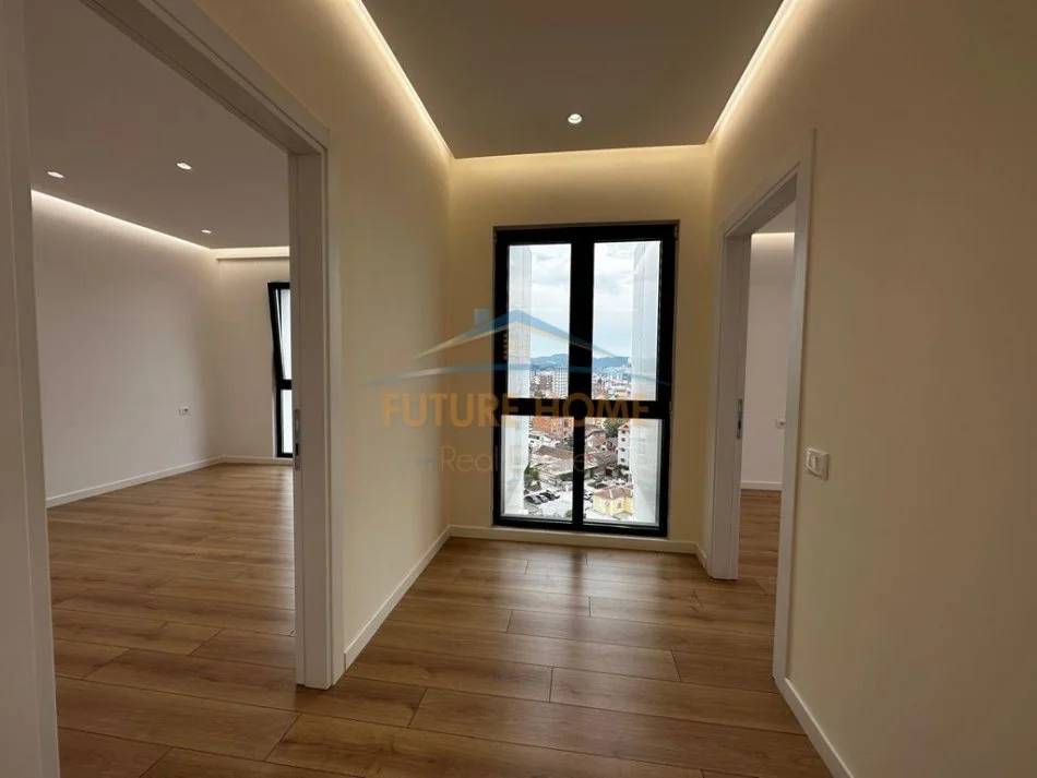 Tirane, jap me qera apartament 2+1 Kati 9, 105 m² 750 € (Rruga e Dibres)