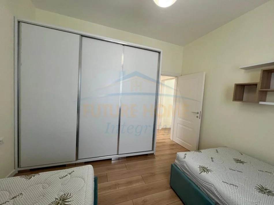 Tirane, jap me qera apartament 2+1 Kati 3, 101 m² 800 € (Rruga Ferit Xhajko)