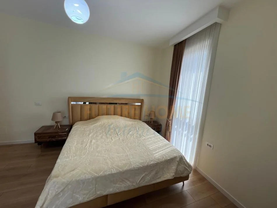 Tirane, jap me qera apartament 2+1 Kati 3, 101 m² 800 € (Rruga Ferit Xhajko)