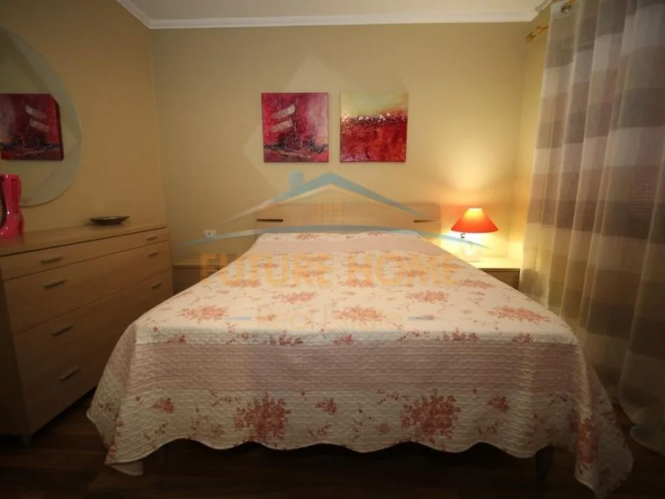 Tirane, jepet me qera apartament 2+1 Kati 2, 80 m² 700 € (Pazari i ri)