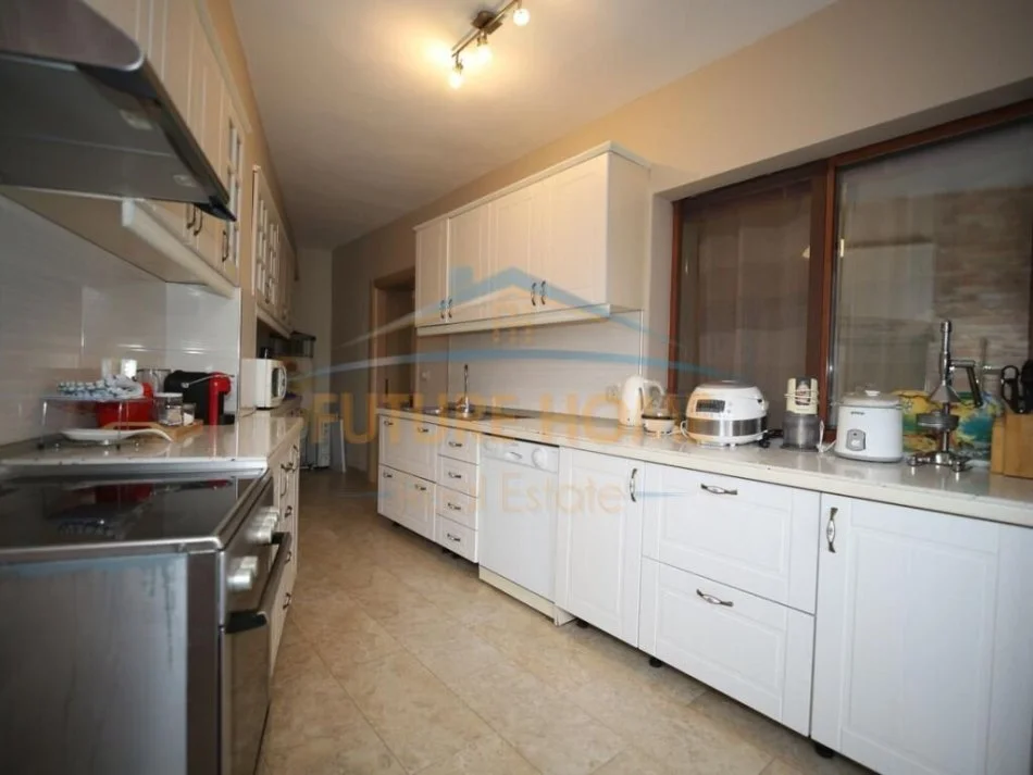Tirane, jepet me qera apartament 2+1 Kati 2, 80 m² 700 € (Pazari i ri)