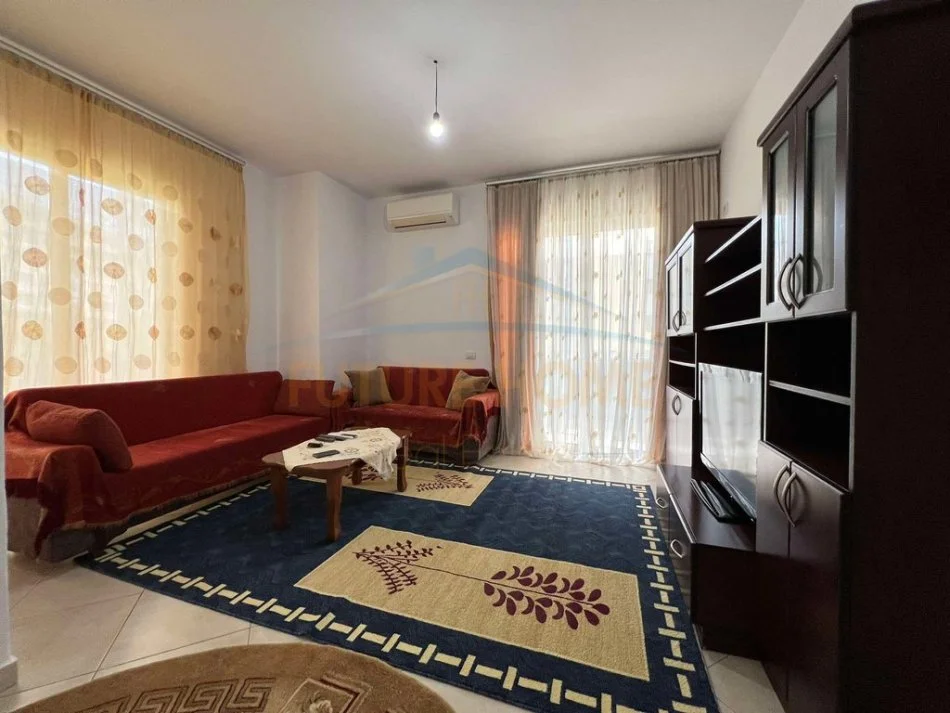 Tirane, jepet me qera apartament 1+1 Kati 2, 74 m² 350 € (Unaza e re)