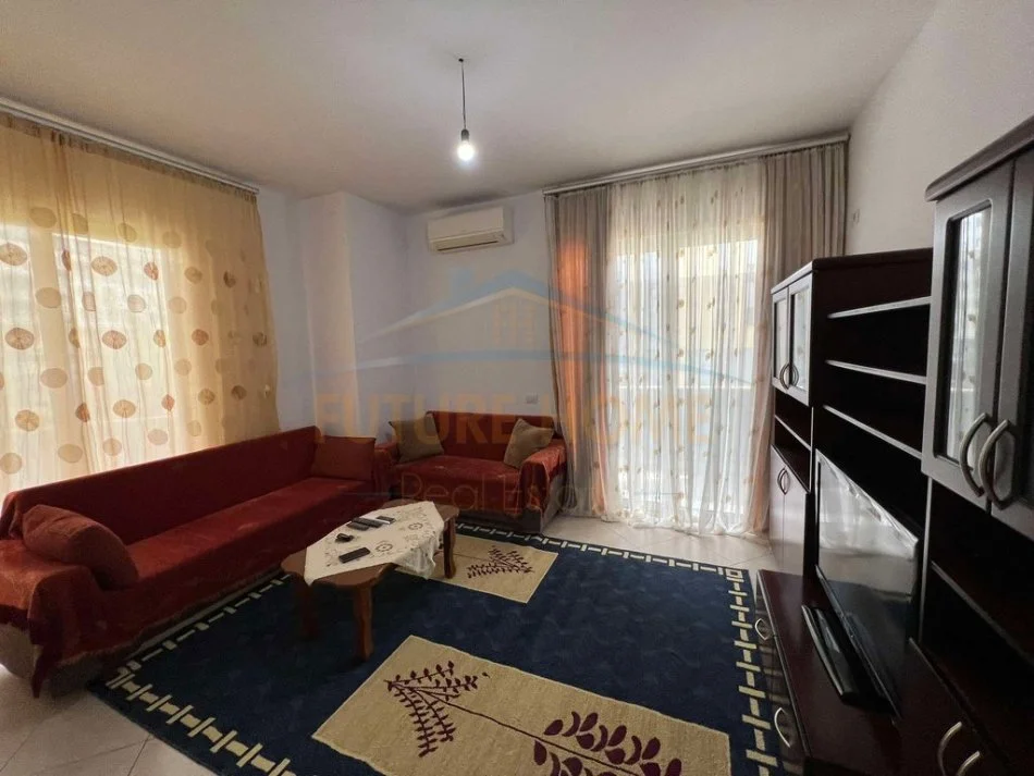 Tirane, jepet me qera apartament 1+1 Kati 2, 74 m² 350 € (Unaza e Re)