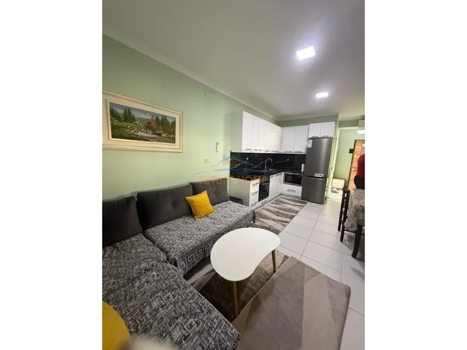 Tirane, jepet me qera apartament 1+1 Kati 5, 60 m² 450 € (Don Bosko)