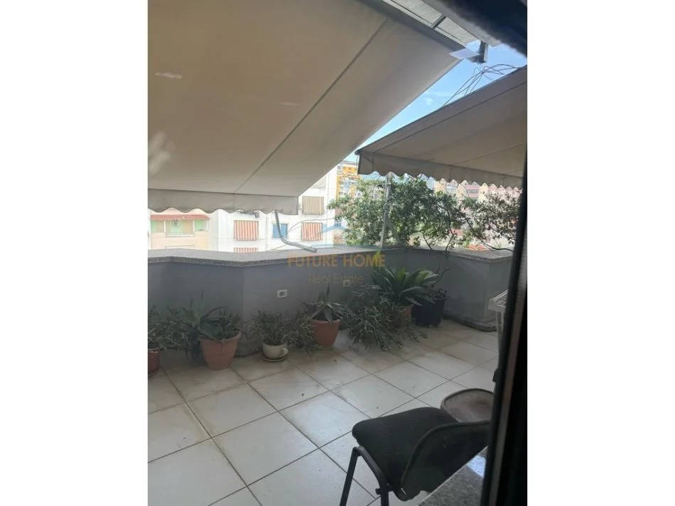 Tirane, jepet me qera apartament 1+1 Kati 5, 60 m² 450 € (Don Bosko)