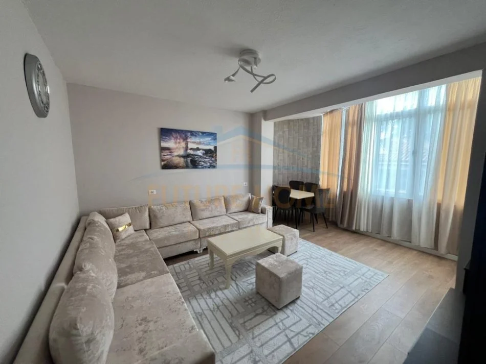 Tirane, shitet apartament 2+1+Ballkon Kati 2, 90 m² 180.000 € (Rruga e Dibres)