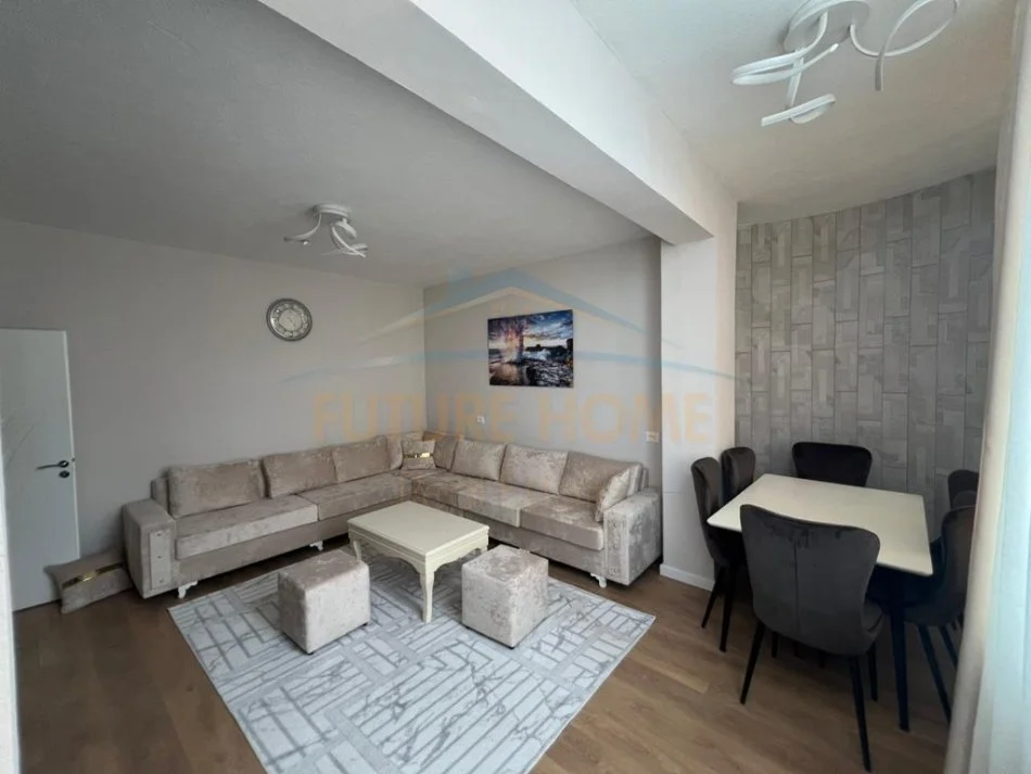Tirane, shitet apartament 2+1+Ballkon Kati 2, 90 m² 180.000 € (Rruga e Dibres)