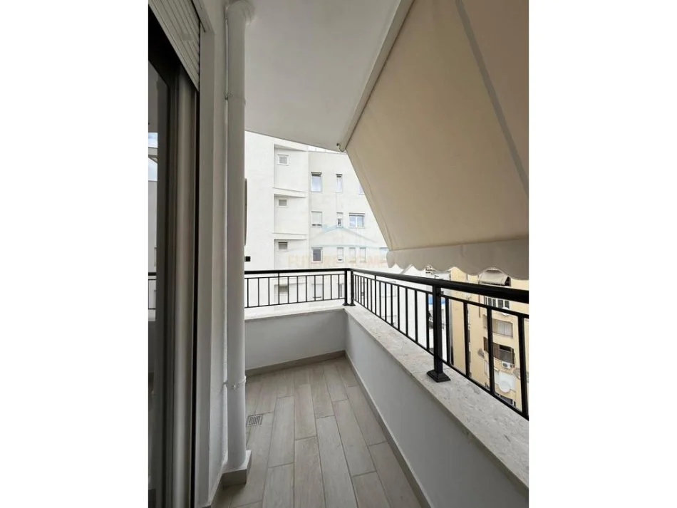 Tirane, jap me qera apartament 1+1 Kati 6, 83 m² 1.000 € (Qender)