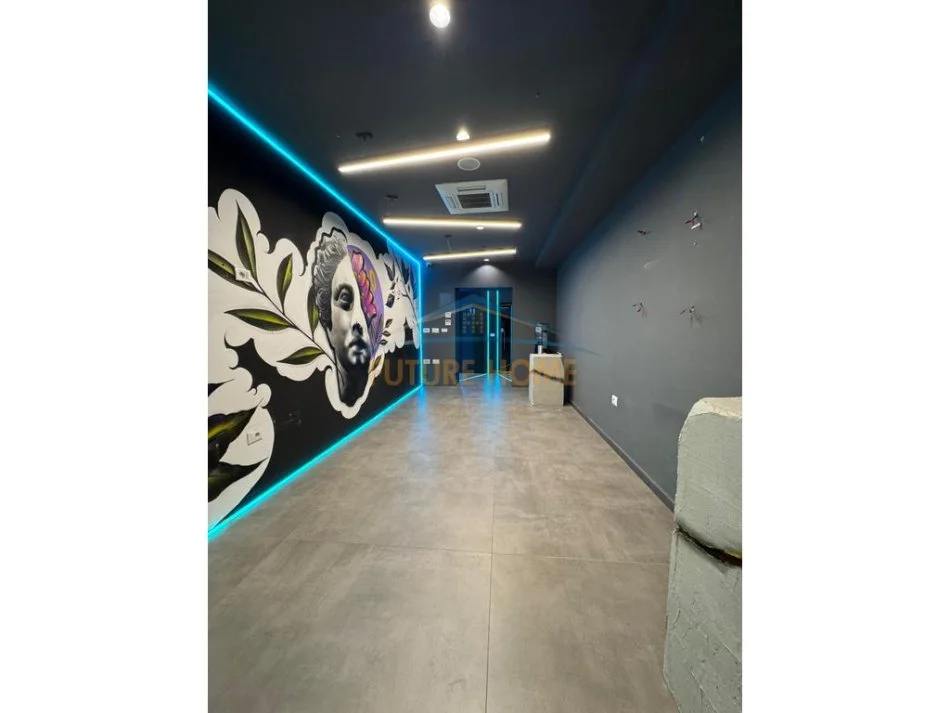 Tirane, jepet me qera ambjent biznesi Kati 1, 90 m² 22.000 € (Blloku)