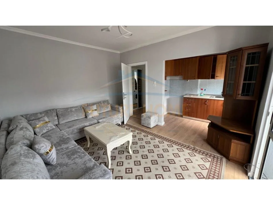 Tirane, shitet apartament 1+1 Kati 5, 50 m² 70.000 € (Kinostudio)
