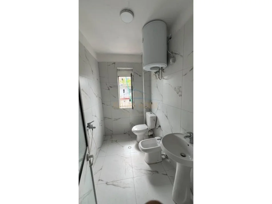 Tirane, shitet apartament 1+1 Kati 5, 50 m² 70.000 € (Kinostudio)