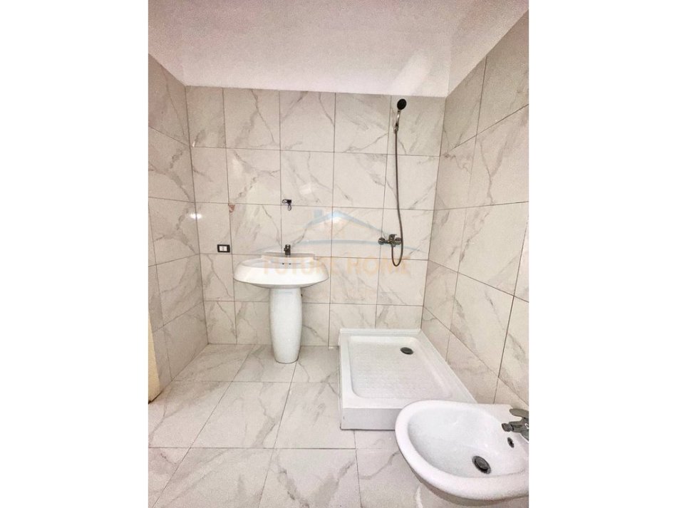 Durres, shes apartament 1+1 Kati 9, 57 m² 68.000 € (Shkembi i Kavajes, Durrës)