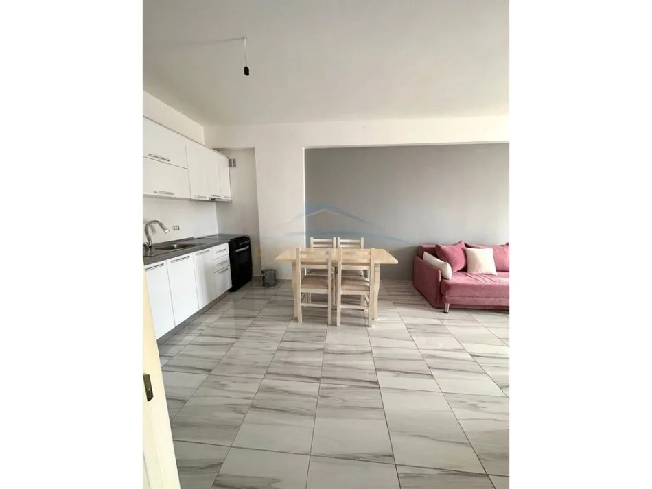 Shkembi Kavajes, shitet apartament 1+1+Ballkon Kati 9, 62 m² 68.000 € (Durres)