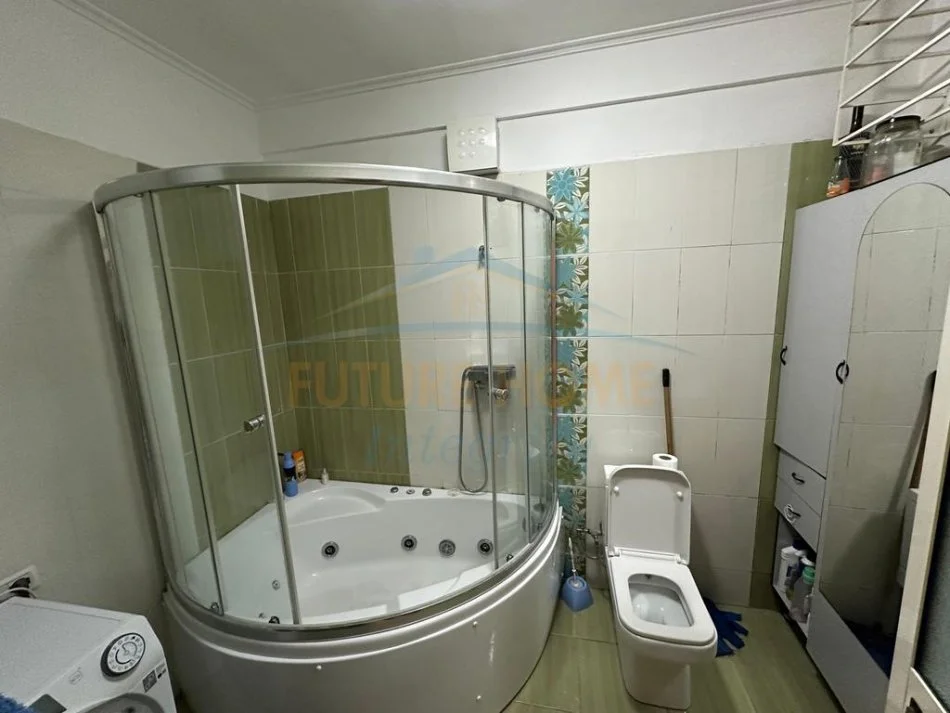 Tirane, jepet me qera apartament 2+1+Ballkon Kati 5, 87 m² 400 € 