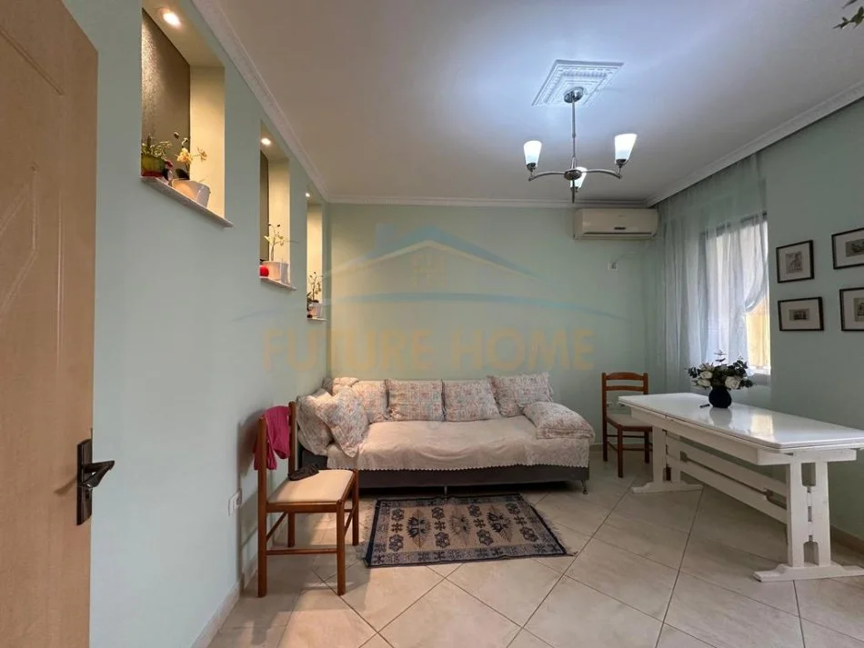 Tirane, jepet me qera apartament 2+1 Kati 5, 87 m² 400 € (Fresk)