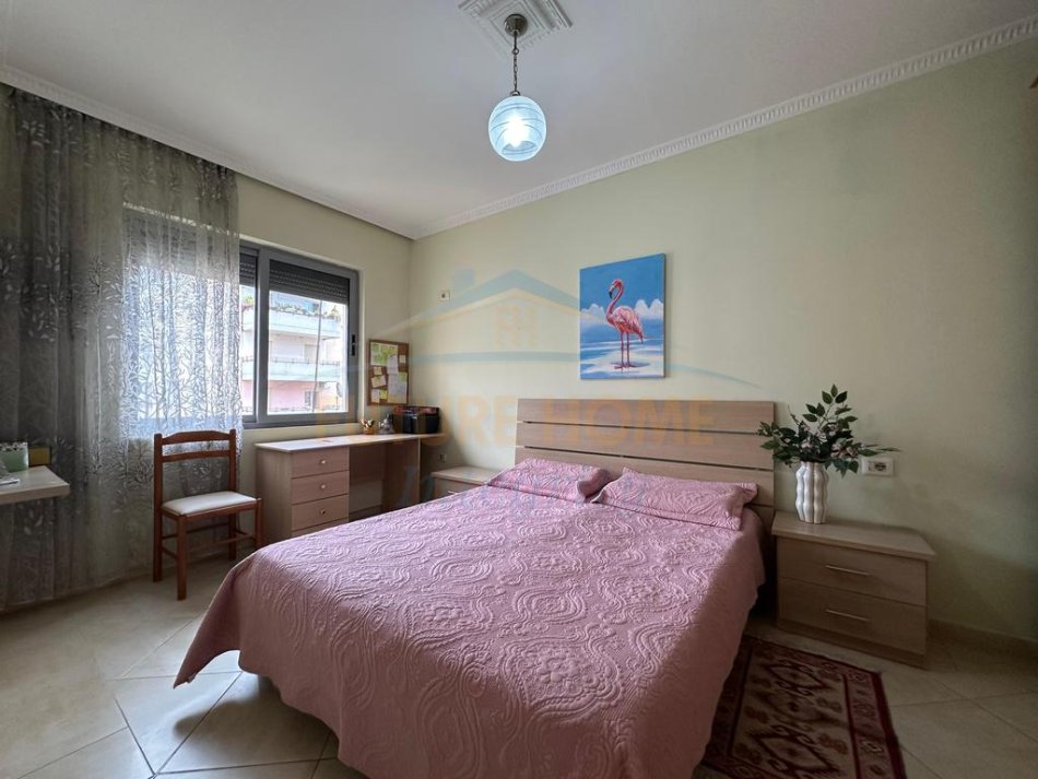 Tirane, jepet me qera apartament 2+1 Kati 5, 87 m² 400 € (Fresk)