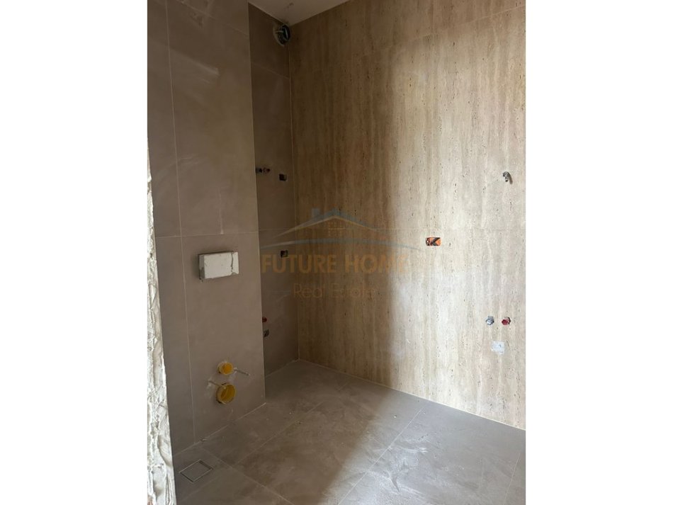 Tirane, shitet apartament 1+1+Ballkon Kati 10, 78 m² 199.300 € (Vasil Shanto)