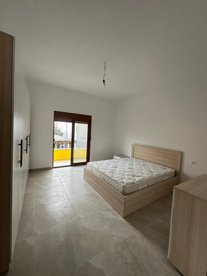 Tirane, jepet me qera shtepi 2+1 Kati 3, 550 € (Astir)