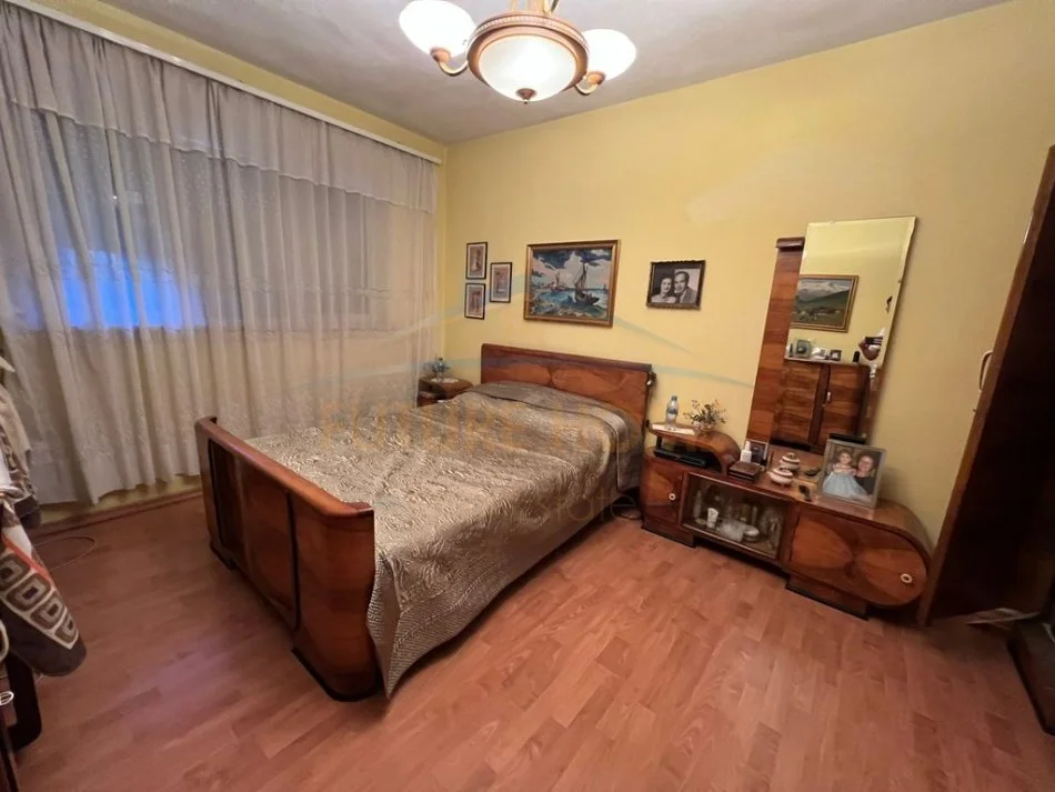 Tirane, shitet apartament 2+1 Kati 4, 82 m² 150.000 € (Rruga Muhamet Gjollesha)