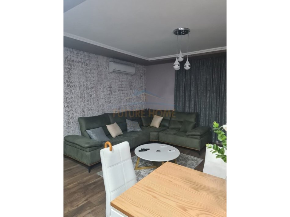 Tirane, shitet apartament 2+1+Ballkon Kati 4, 105 m² 199.500 € (Komuna e Parisit)