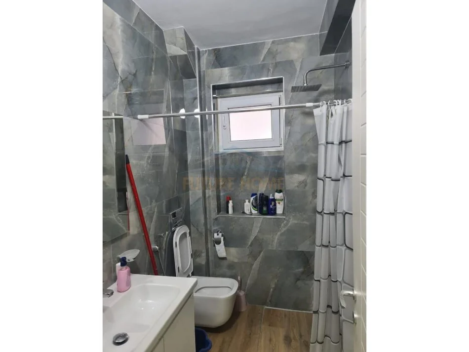 Tirane, shitet apartament 1+1+Aneks+Ballkon Kati 4, 105 m² 200.000 € (VASIL SHANTO)