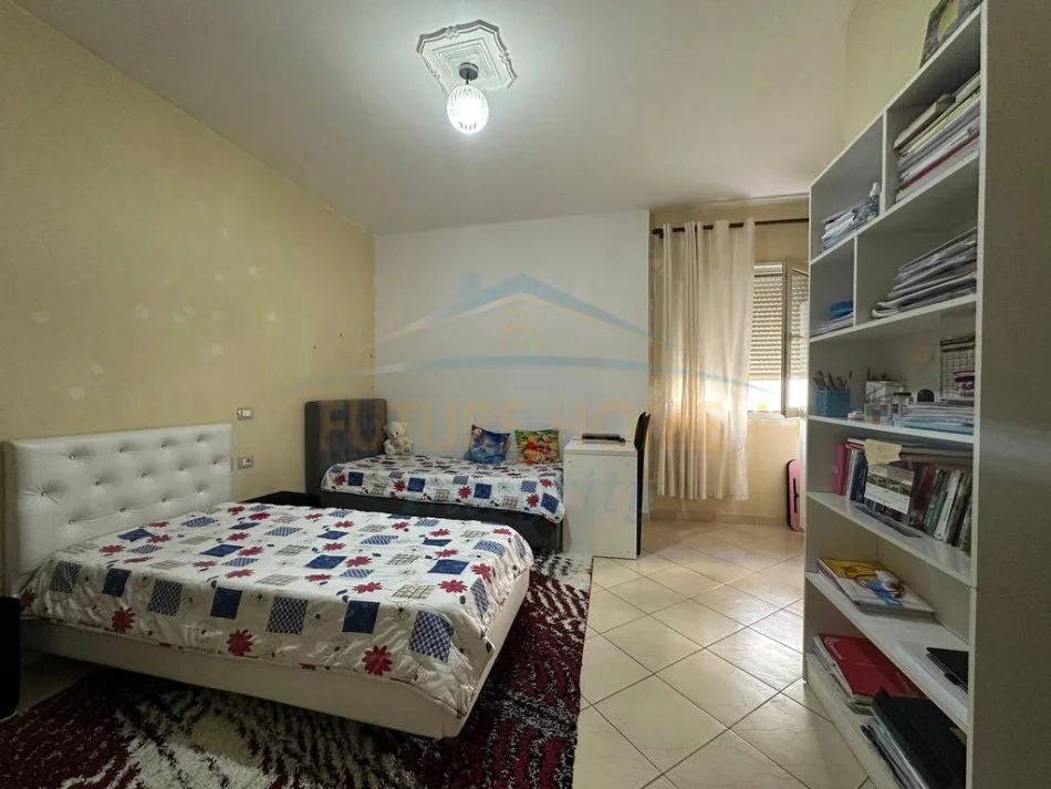 Tirane, shitet apartament 3+1 Kati 1, 133 m² 120.000 € (Fresku)