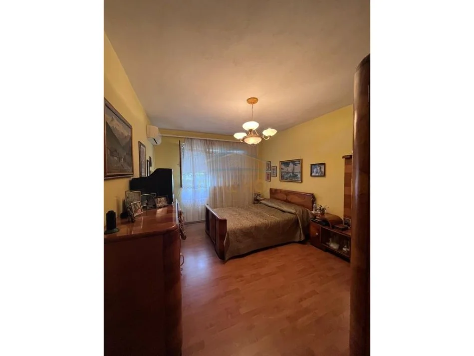 Tirane, shitet apartament 2+1 Kati 2, 82 m² 150.000 € 