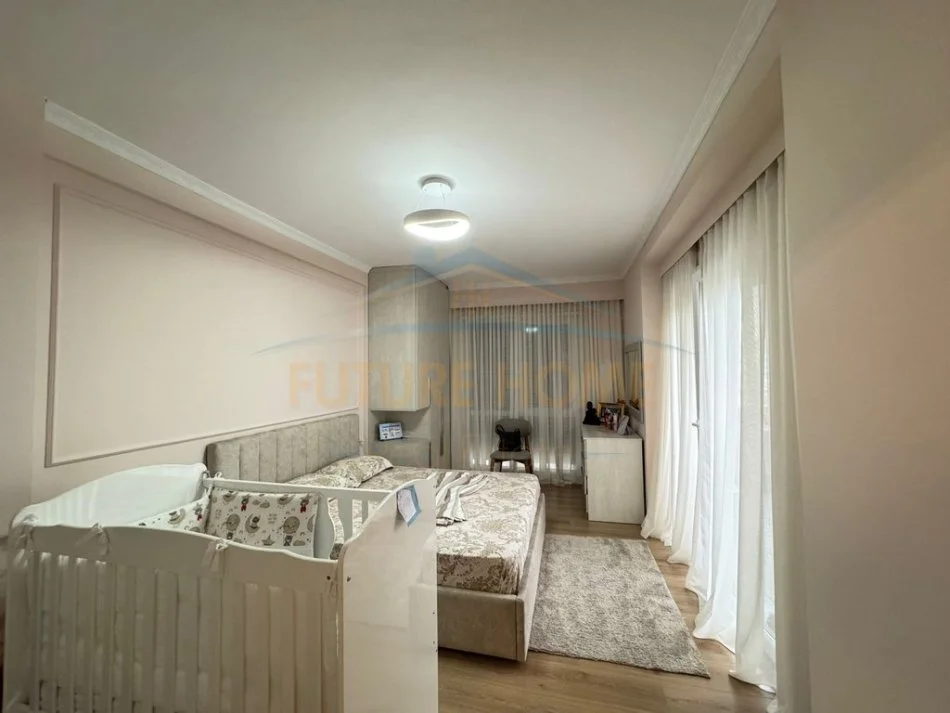 Tirane, shitet 2+1 Kati 2, 100 m² 175.000 € (UNAZA RE)  UNA52727