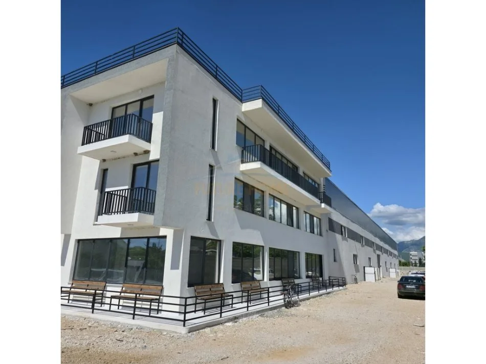 Tirane, shitet magazine Kati 0, 5.900 m² 6.300.000 € (rruga ALBANET)