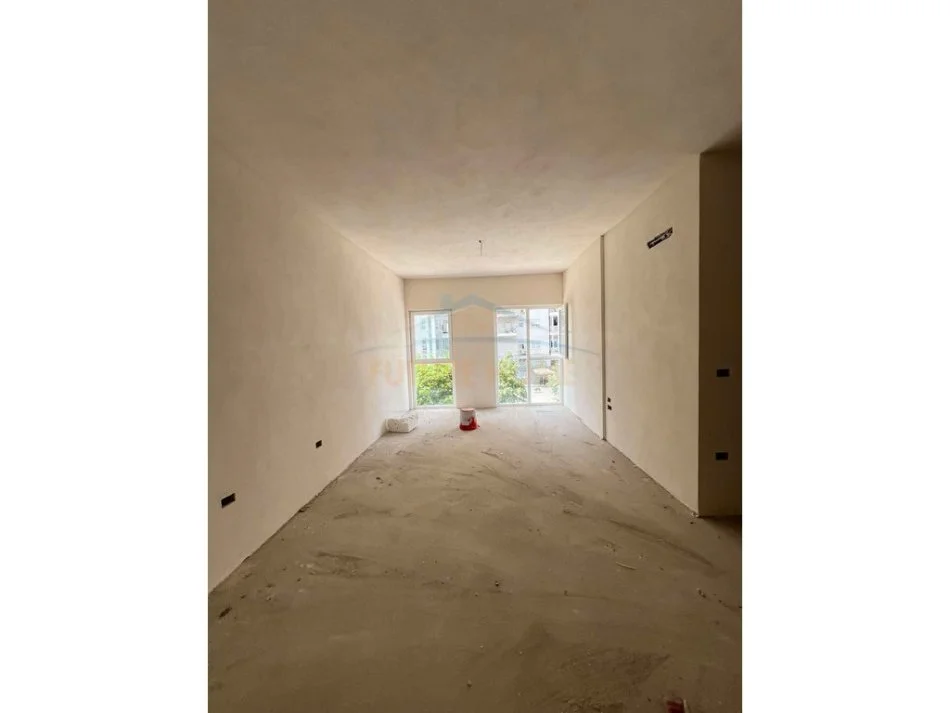 Tirane, shitet apartament 2+1 Kati 3, 94 m² 110.000 € (Casa italia)