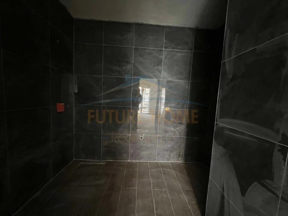 Tirane, shitet apartament 2+1 Kati 3, 94 m² 110.000 € (Casa italia)