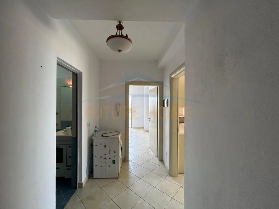 Durres Plazh, shitet apartament 1+1 Kati 5, 80 m² 149.000 € (Durres)