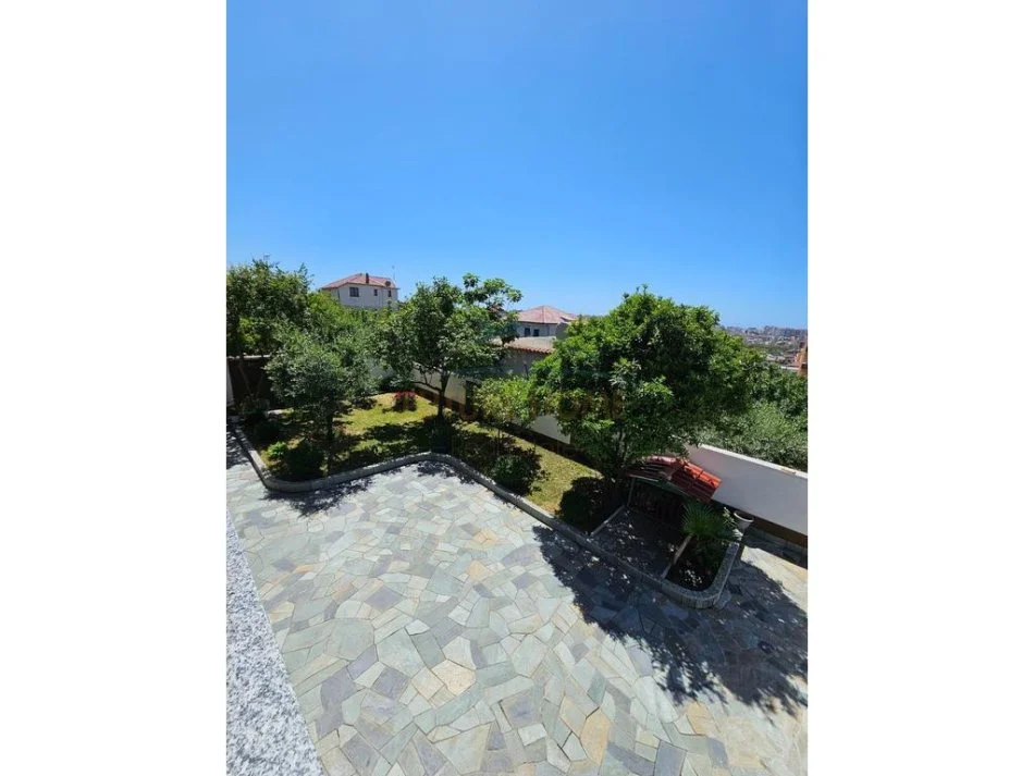 Arapaj, shitet Vile 4 Kateshe, 300 m² 330.000 € (Durres)